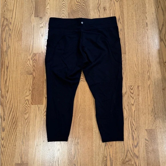 NWT Lululemon Invigorate HR legging 25” - size 20 - Picture 4 of 6